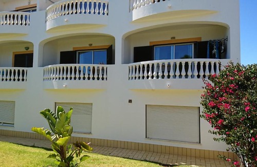 Luz Apartment | Experience Bliss at Palm Trees with Ocean Views & Pool
