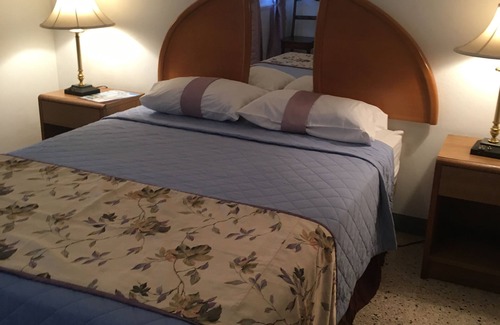 Montego Bay Hotel | Relaxing Retreat at Palm View Guesthouse & Conference Centre
