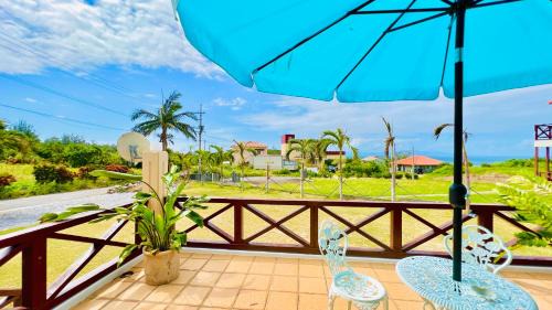 Taketomi-jima Taketomi-cho Villa | Elegant Palm Villa Ishigakijima with Hot Tub & Breakfast