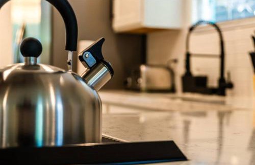 Westgate Apartment | Convenient Palm Wave - 5 Min to Prime Attractions