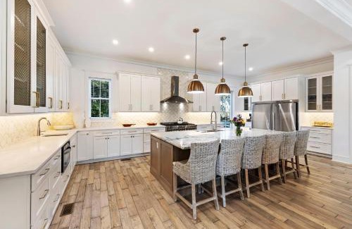 Isle of Palms House | 2905 Palm Blvd: Pet-Friendly Haven with Pool Access
