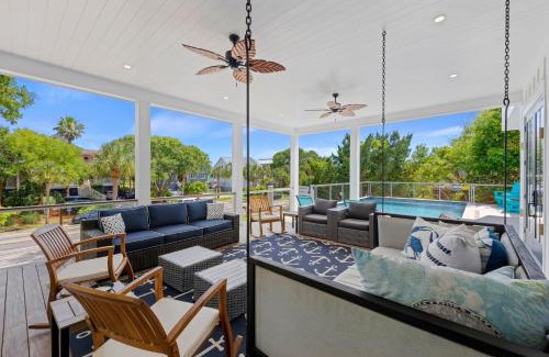 Isle of Palms House | 2905 Palm Blvd: Pet-Friendly Haven with Pool Access