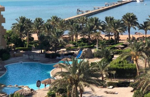 Al Ahyaa Ski Chalet | Guest Rated Palma Chalet K134 with Private Beach Access
