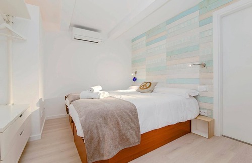 Sindicat Apartment | Exceptional Palma Old Town Apartment with Pool & Spa