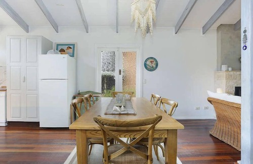 Wooloweyah House | Discover Palmberry: A Hidden Oasis in Tranquil Beach Community