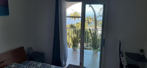 Montvert-les Bas Apartment | Palmer F3: Breathtaking Ocean View & Family-Friendly Retreat