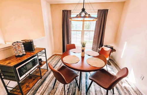 Palmer Lake House | Palmer Lake near AF Academy Pet Friendly King Bed 4 TVs