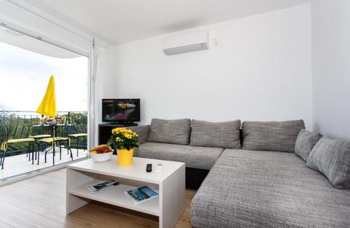 Sveti Vid Dobrinjski House | Family-Friendly Stay at Palmer Residence Krk - 4 Star Rating