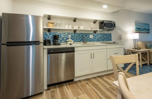 Hilton Head Island Hotel | Discover Palmera Inn and Suites: Top-Rated Stay with Pool