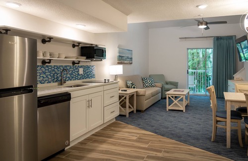 Hilton Head Island Hotel | Discover Palmera Inn and Suites: Top-Rated Stay with Pool