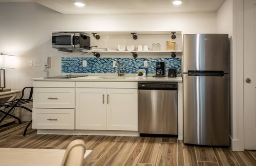 Hilton Head Island Hotel | Discover Palmera Inn and Suites: Top-Rated Stay with Pool