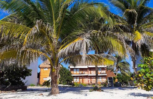 Mahahual Cabin | Family-Friendly Palmeras de Mahahual Cabañas Await You
