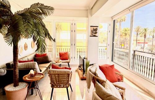 Torrevieja Apartment | Beachfront Elegance at Palmeras Puerto - 4-Star Retreat