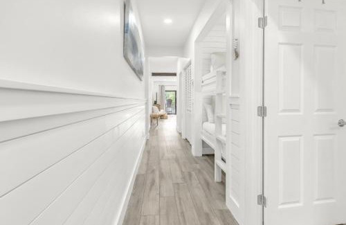 Seagrove Beach House | Palms of Seagrove D5: Beach Access, Pool & Bike Rentals
