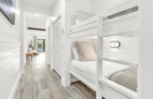 Seagrove Beach House | Palms of Seagrove D5: Beach Access, Pool & Bike Rentals