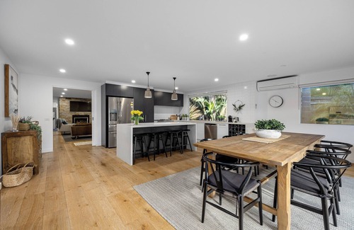 Rye House | Palms on Hardy: 4 BR, 2 BA in Rye, Sleeps 10