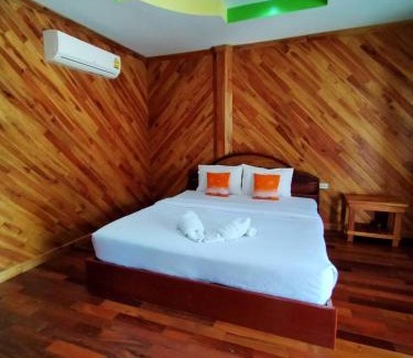 Khao Saming Resort | Family-Friendly Palmsuay Resort with Delicious Dining Options