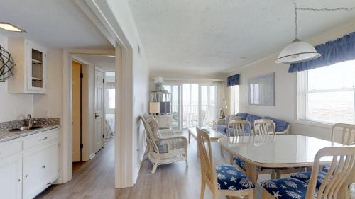 Crescent Beach Apartment | Family-Friendly Palmwood Villas Unit 110 with Pool Access
