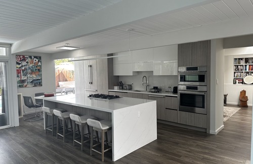 Palo Alto House | Elegant Palo Alto Eichler Home with Pool & Spa Amenities