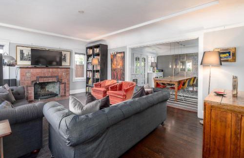 Community Center House | Cozy Palo Alto Home on Fulton Street for Your Stay