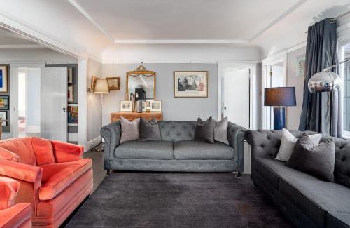 Community Center House | Cozy Palo Alto Home on Fulton Street for Your Stay