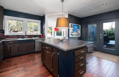 Community Center House | Cozy Palo Alto Home on Fulton Street for Your Stay