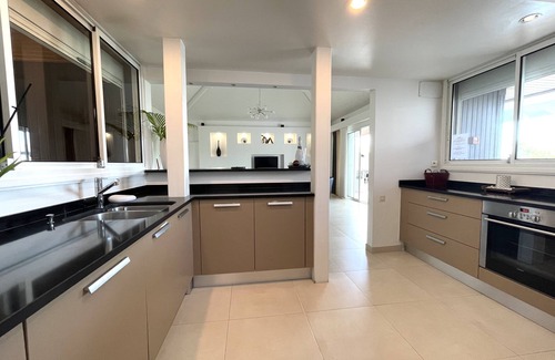Orient Bay Villa | Discover Paloma Villa Orient Bay: Ocean View with Pool