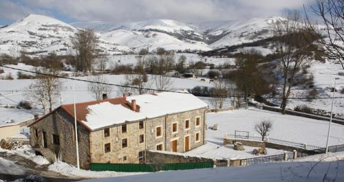 Salces House | Discover Palomba Rural: Family-Friendly Stay with Top Ratings