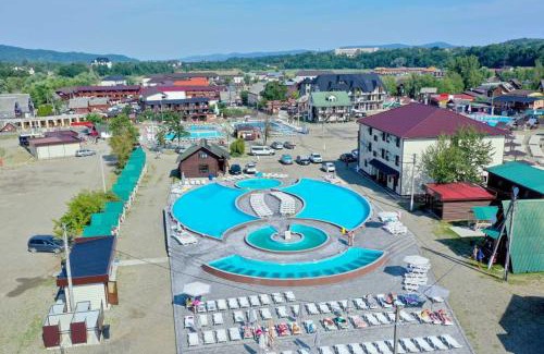 Solotvyno Hotel | Family-Friendly Palsir with Pool and Kid-Friendly Amenities