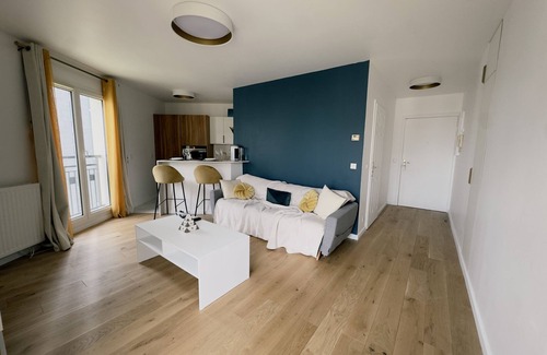 Puteaux Apartment | Palymo "La Défense" Standing Apartment for 4 peopl
