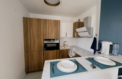 Puteaux Apartment | Palymo "La Défense" Standing Apartment for 4 peopl