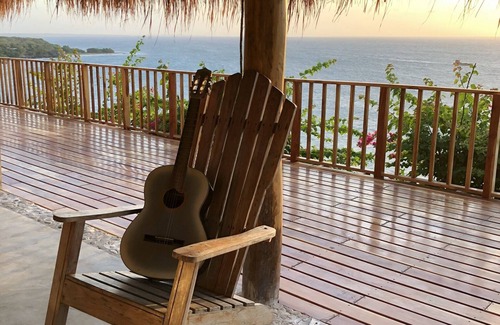 Tierra Bomba Island Cabin | Seaside Escape: Pamaduih Cabin on the Ocean Cliff