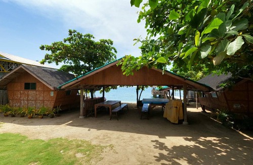 Calatagan House | Relax at Pamana Beach House with Family-Friendly Amenities