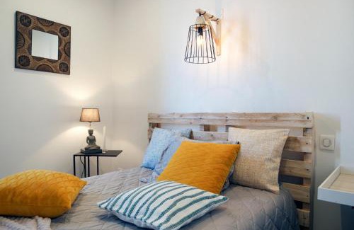 Pamiers House | Comfortable Stay at Pamiers Gare: Family-Friendly Apartments