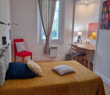 Pamiers House | Comfortable Stay at Pamiers Gare: Family-Friendly Apartments