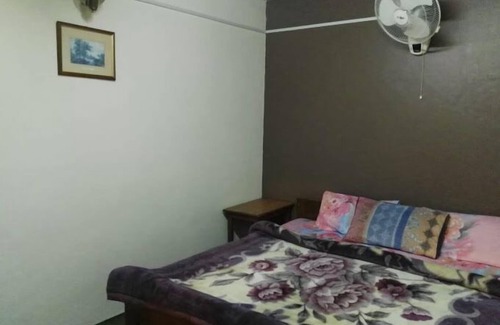 Hunza House | Cozy Pamir Guest House: Family-Friendly with Breakfast