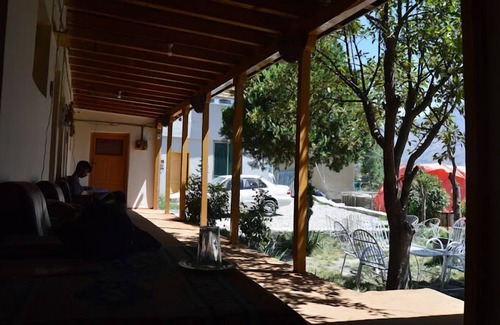 Hunza House | Cozy Pamir Guest House: Family-Friendly with Breakfast