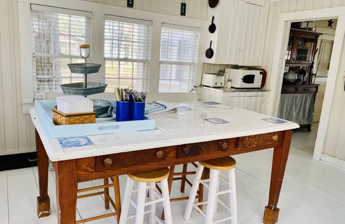 Pamlico Beach Cottage | Pet-Friendly Pamlico Cottage: Waterfront Getaway with Pool