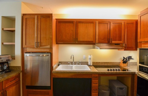 Ludlow Apartment | Indulge at Jackson Gore: Pool, Breakfast & Family Friendly