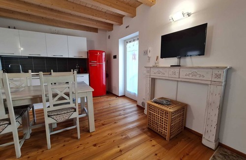 Levico Terme House | Relaxing Retreat at Pampering in the Barn - Lake View Getaway