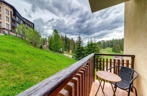 Pamporovo Apartment | Pamporovo Palace - 2BD next to the Ski Slopes by Flat Manager