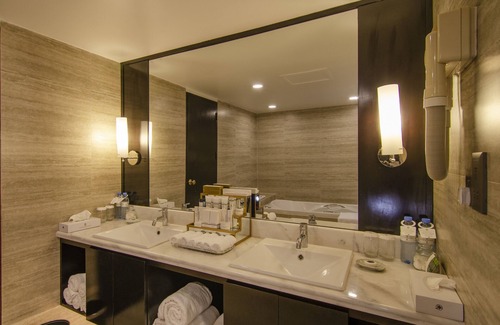 Dhaka Hotel | Experience Pan Pacific Sonargaon Dhaka: A 5-Star Retreat