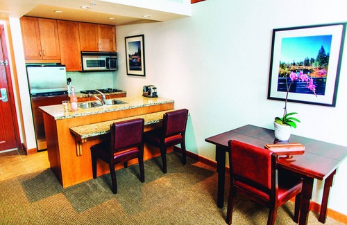 Whistler Village Hotel | Discover Pan Pacific Whistler Village Centre: 4-Star Escape