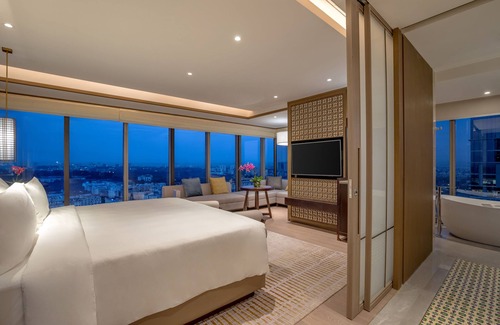 Yangon downtown Hotel | Elegant Pan Pacific Yangon: 5-Star Stay with Luxury Amenities