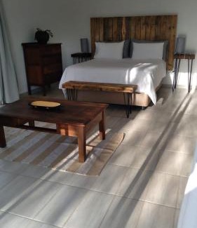 Polokwane Apartment | Experience Pan's Breeze: Rated 10/10 with Pool & Kitchen