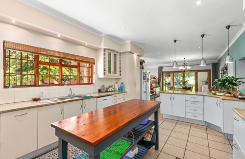 Kleinmond House | Panaderos House: Perfect for Families with Private Pool