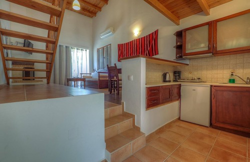 Amari House | Discover Panakron: Family-Friendly Retreat in Amari Village