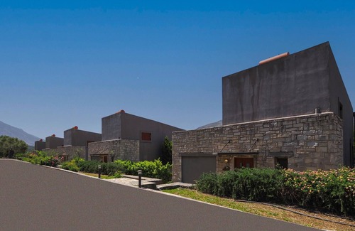 Amari House | Discover Panakron: Family-Friendly Retreat in Amari Village