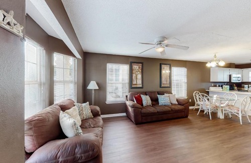 Holiday Beach House | Family-Friendly Panama City Beach Retreat with Kitchen
