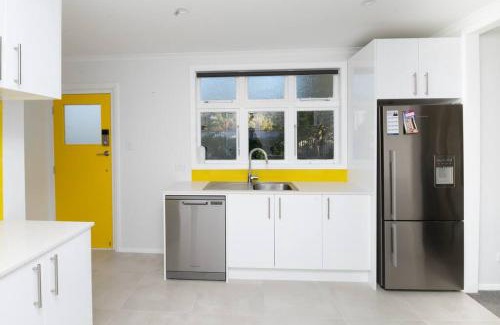 Martinborough House | Discover Panama Paradise: Family-Friendly Retreat Steps Away